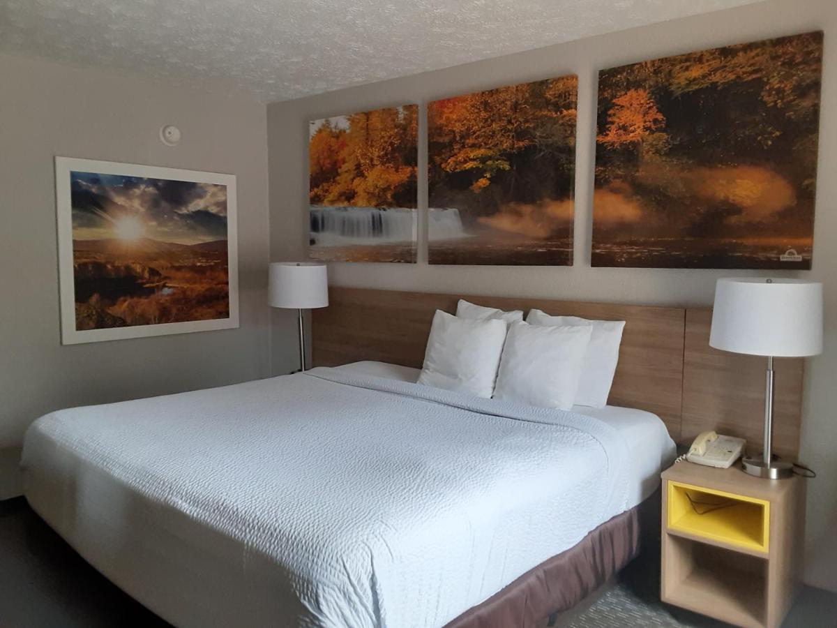 Days Inn By Wyndham Куквілл Екстер'єр фото